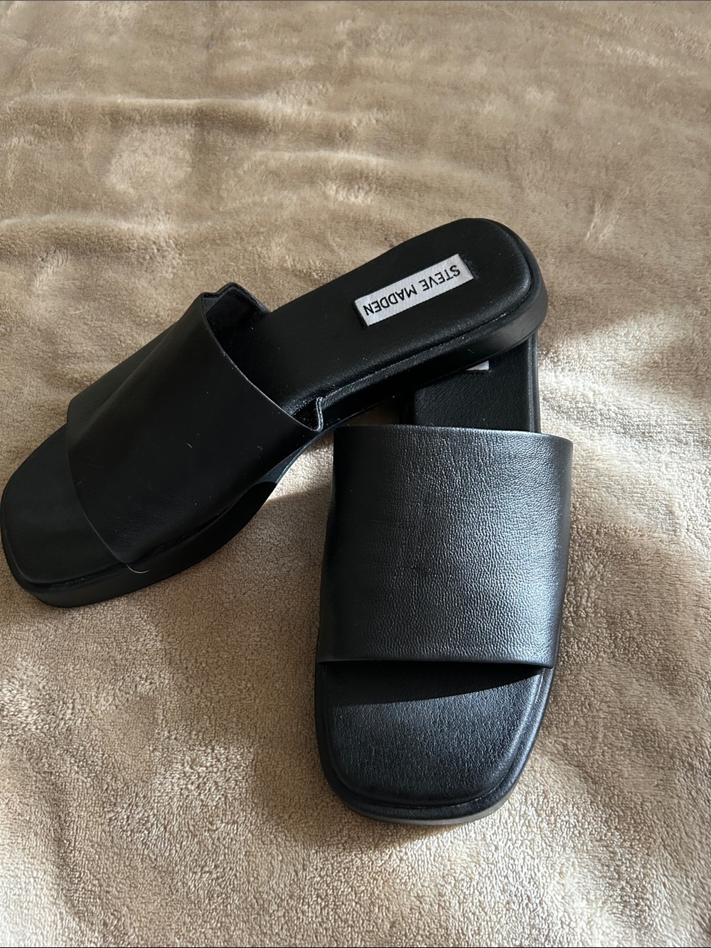 Steve Madden Black Wide-Band Slide Sandals 8.5